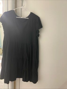 Time and Tru Black Asymmetrical Tiered Short Sleeve Dress